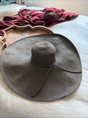 San Diego Hat Company Wide Brim Sun Hat in Taupe